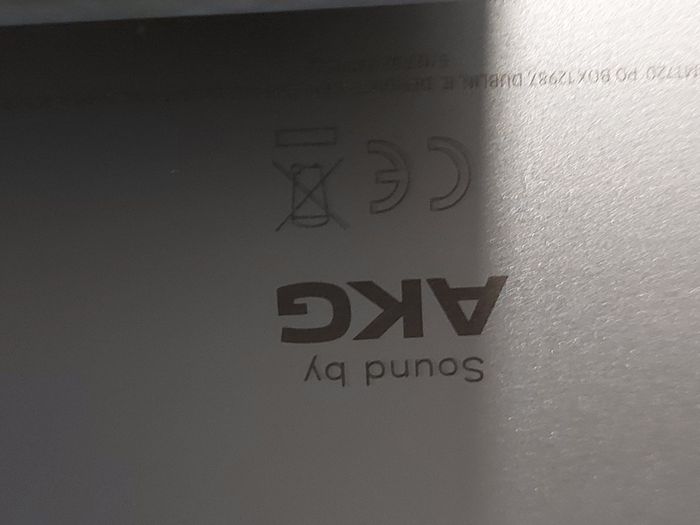 Samsung Galaxy Tab S5e. SM-T720, Crack on screen, Not powering on, for parts or repair