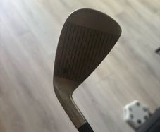 Wilson golf clubs 6,7,8,9,P, Driver