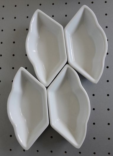 Dishes for Dips and Hor- d'oeuvres