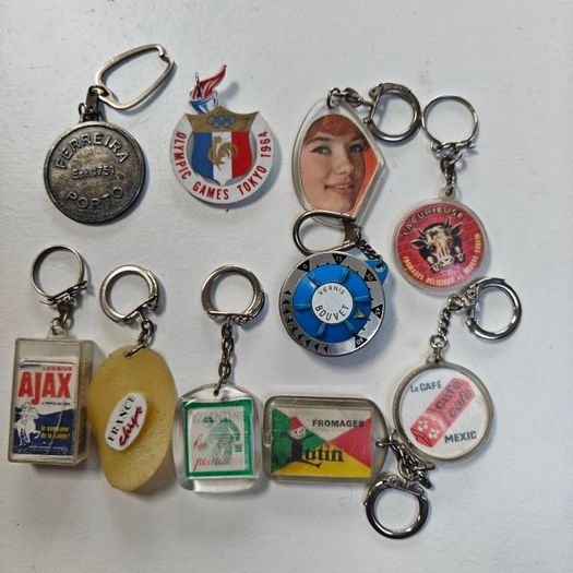 10 x retro 1960s 1970s keyrings