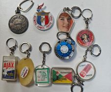 10 x retro 1960s 1970s keyrings