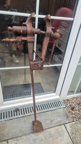 vintage retro classic vice hammer tools garage