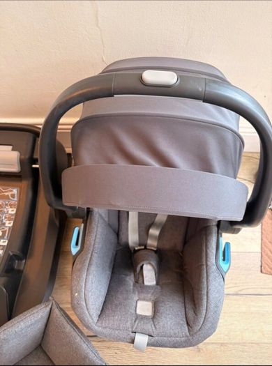 Uppababy Vista Mesa iSize Car seat with isofix