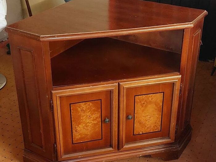 Corner TV unit