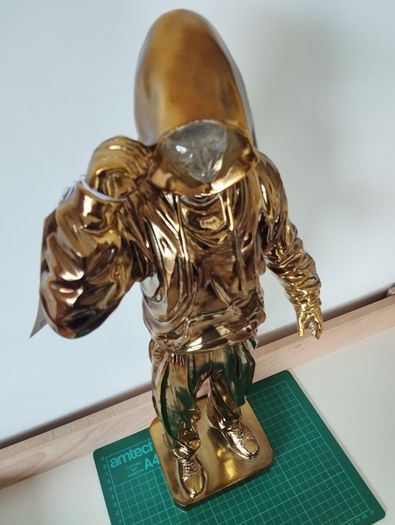 Gold Hoodie Statue 50 cm +
