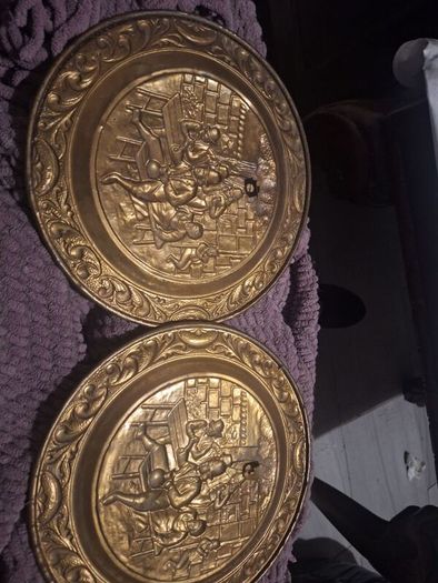 Vintage Embossed Brass Wall Hanging Plates Pair Tavern Pub Scene
