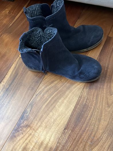 Girls boots