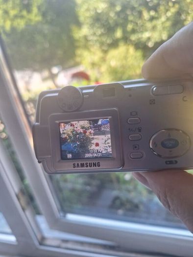 Samsung Digimax 4100 digital camera