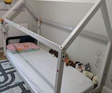 Montessori toddlers Bed Frame - Immediate collection