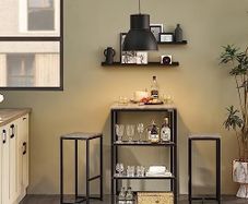 Dining table and chairs/kitchen island