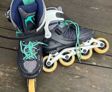 Oxelo Decathlon Adult Rollerblades Size 6.5 UK + Helmet