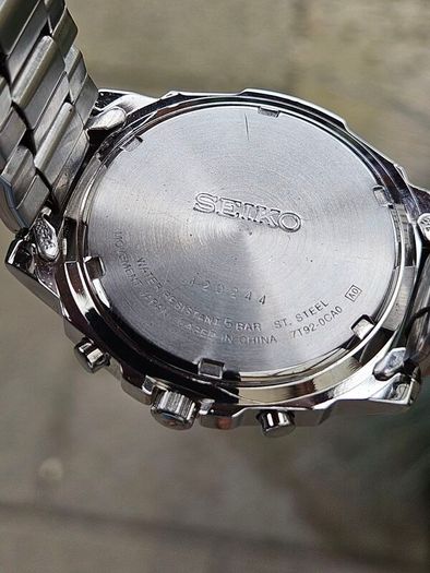 Watch Seiko Chronograph Quartz.