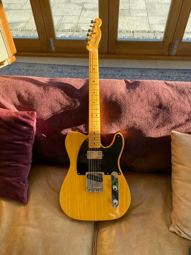 Fender 52 Telecaster American Vintage Reissue Limited Edition FSR. Albert Lee signature on back of headstock.