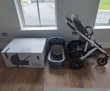 Uppababy Vista V2 Pushchair and Carrycot
