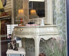 dressing table and mirror