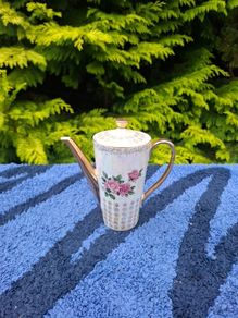 Small china rose tea pot postage possible