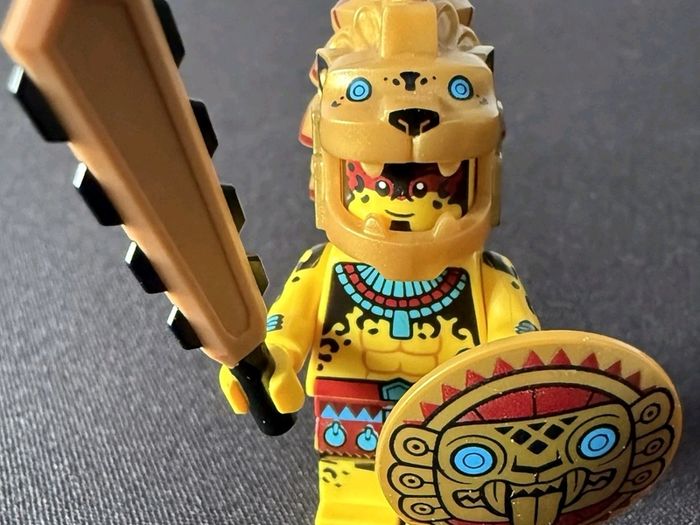 Lego AZTEC WARRIOR Minifigure Lego Series 21 Lego