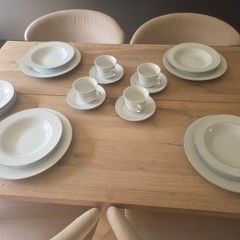 Tipperary Crystal Porcelain Dinner Set Excellent Condition