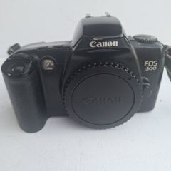 Canon EOS 500 slr camera body
