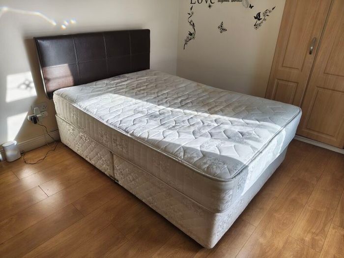 Double bed with Respa Mattress