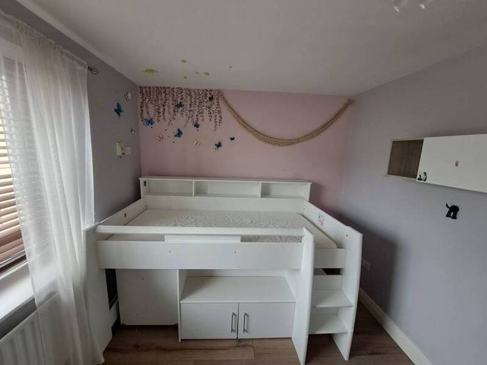 Bunk bed