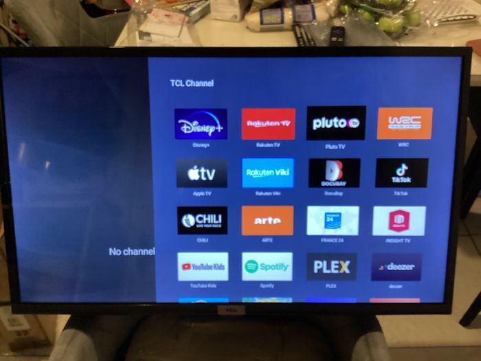 TLC 32 inch SMART Television with USB, HDMI, PC Connection port, WIFI connectivity, etc (Boxed / Like New)