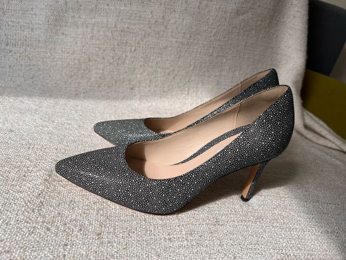 High heel shoes new