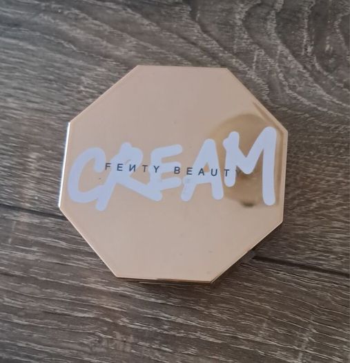 Fenty cheeks out cream bronzer in amber