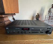 NAD Electronics 7020e Stereo Receiver with AM/FM Tuner