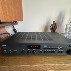 NAD Electronics 7020e Stereo Receiver with AM/FM Tuner