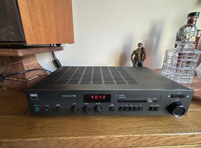 NAD Electronics 7020e Stereo Receiver with AM/FM Tuner