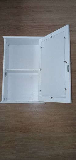 Bathroom wall cabinet