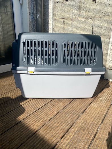 pet carrier