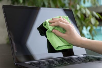 Screen-Tech Premium Laptop Cleaning