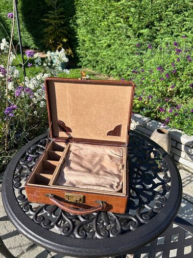 Antique Leather Jewellery Box