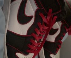 Nike Air Jordan 1 Retro High Bloodline