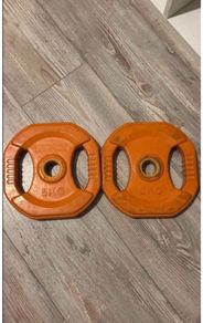 2x 5kg plates with ez bar