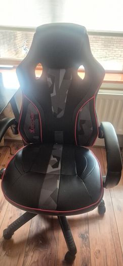 Gaming chair and Desk