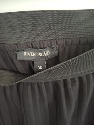 River Island black pleated skirt. Size UK10