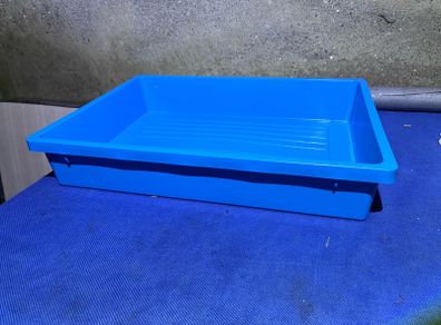 Rigid plastic tray