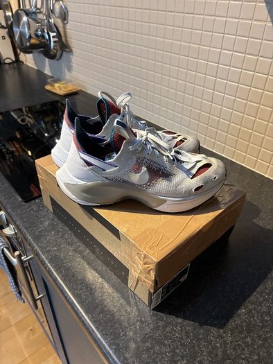 Nike Running Trainers - UK 7 / EU 41 - Excellent Condition