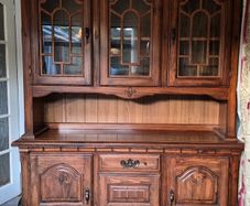 Pine dresser