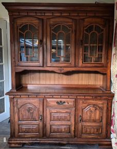 Pine dresser