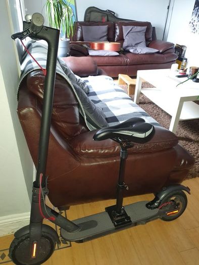 Electric scooter seat