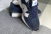 New Balance 327
