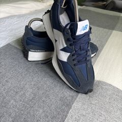 New Balance 327