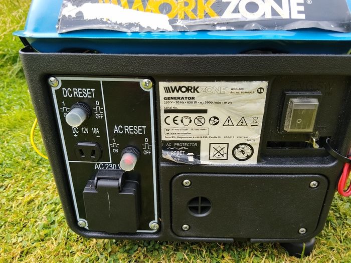 WorkZone 650W Generator with DC Charging at 10A