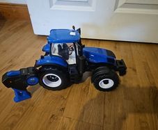 New Holland T8.435 Genesis rc tractor
