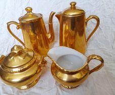 Tea & coffee Royal.Worcester gold lustre set