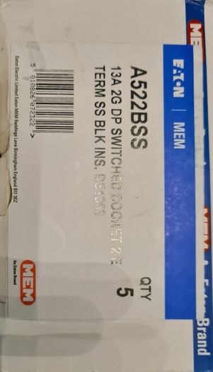 Double switch socket